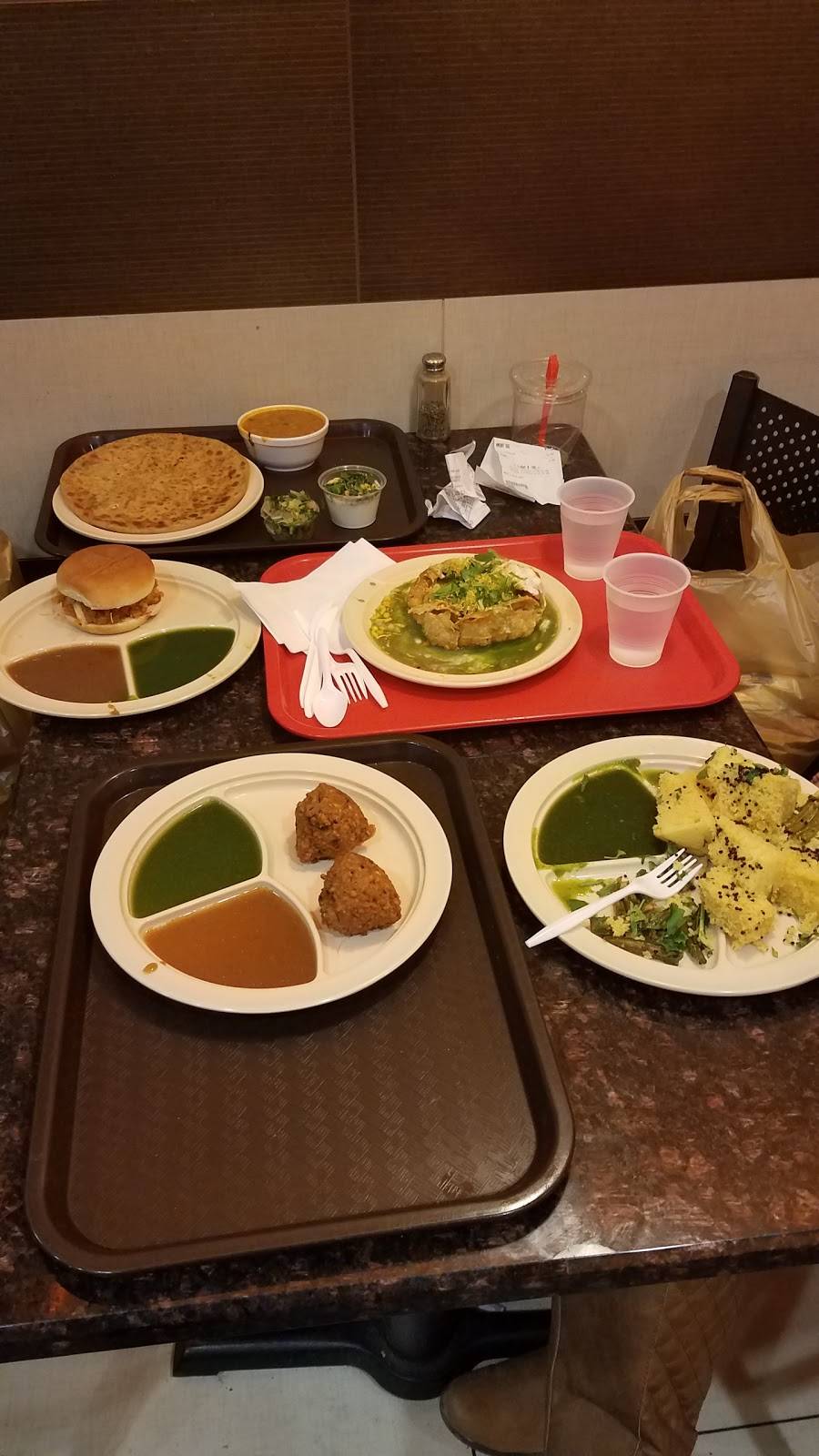 Annapurna Simply Vegetarian | restaurant | 2608 W Devon Ave, Chicago, IL 60659, USA | 7737641858 OR +1 773-764-1858