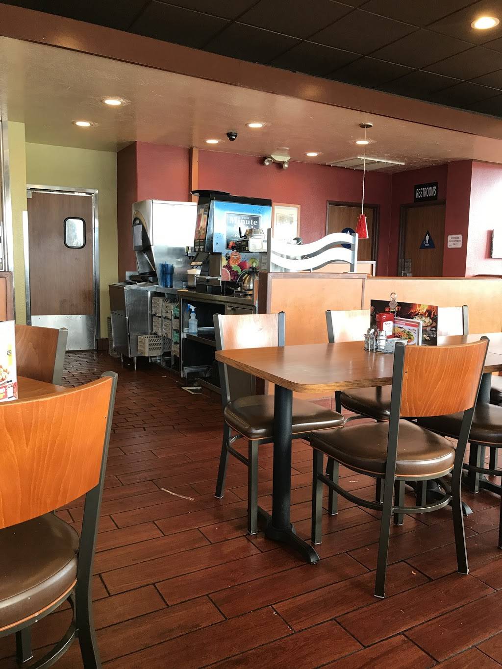 Dennys | restaurant | 13302 Harbor Blvd, Garden Grove, CA 92843, USA | 7146387751 OR +1 714-638-7751