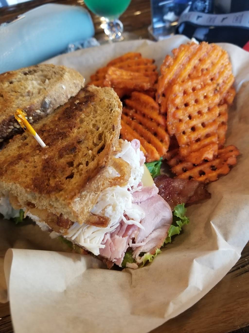 Punkys Bar and Grill | restaurant | 3063 Central Avenue North, St. Petersburg, FL 33713, USA | 7272014712 OR +1 727-201-4712