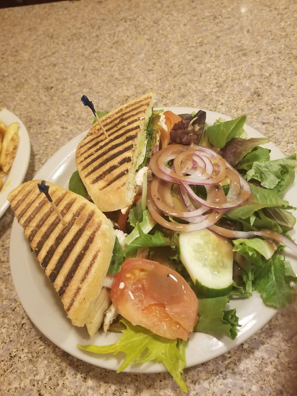 Bettys Country Kitchen | restaurant | 32 W Main St, Washingtonville, NY 10992, USA | 8456145422 OR +1 845-614-5422