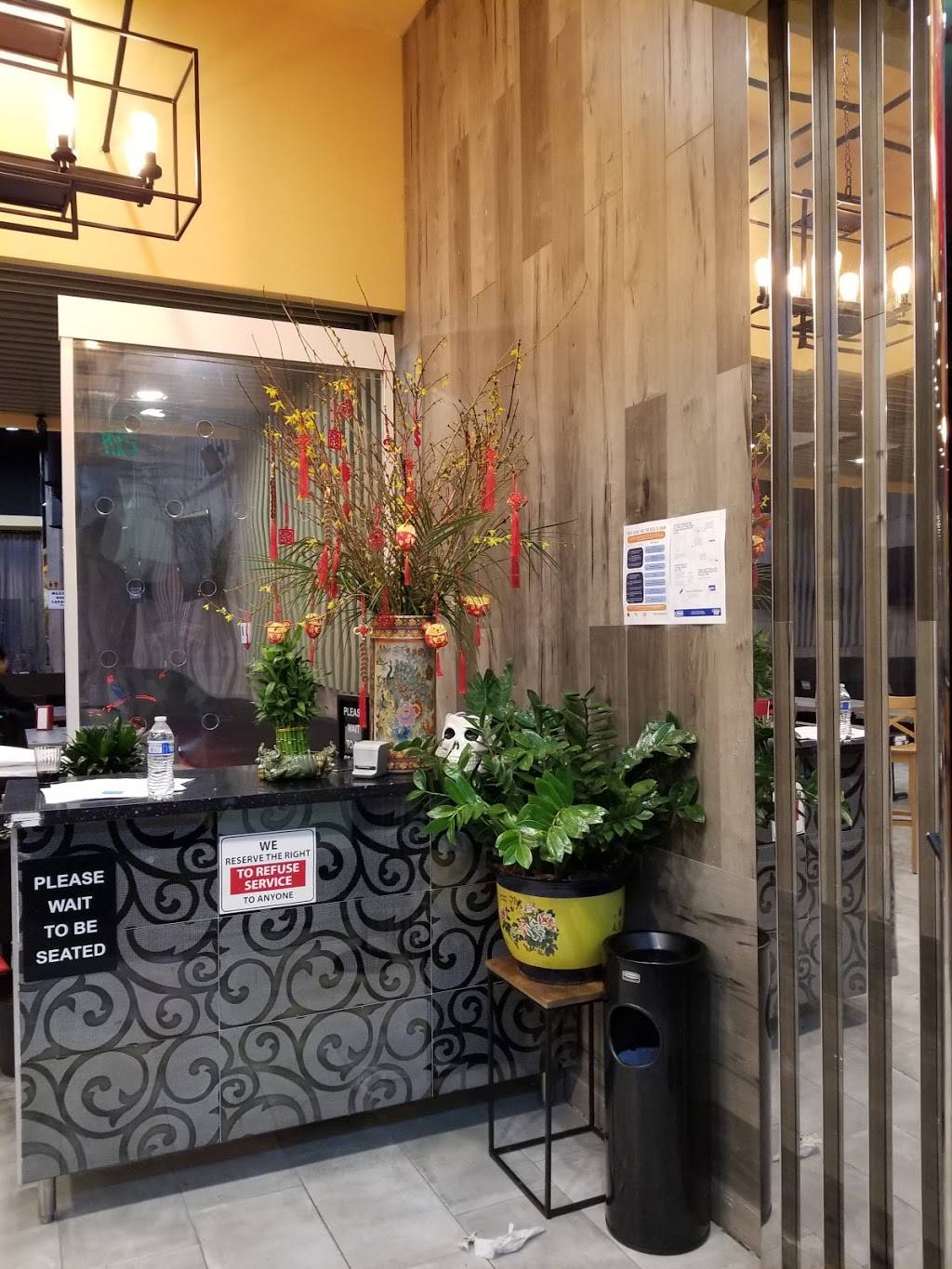 Pho Bucks | restaurant | 5127 W Edinger Ave suite d, Santa Ana, CA 92704, USA | 6572189351 OR +1 657-218-9351