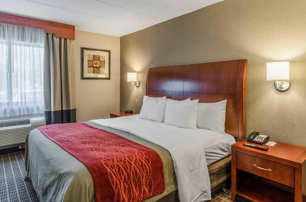 Comfort Inn & Suites | restaurant | 106 Capital Dr, West Springfield, MA 01089, USA | 4137365000 OR +1 413-736-5000