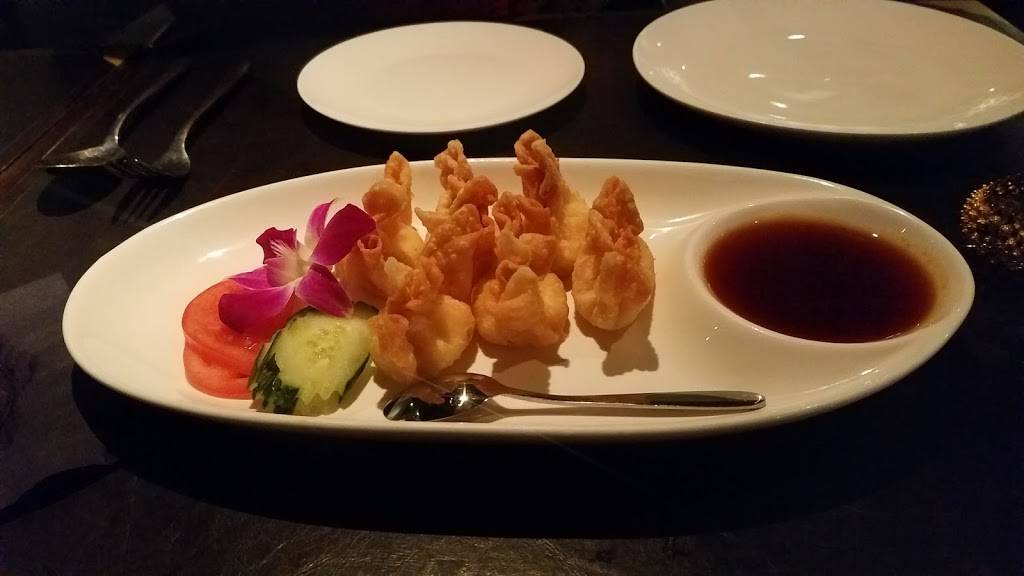 Noi Thai Cuisine | restaurant | Royal Hawaiian Center Building C, Level 3-C308, 2301 Kalakaua Ave, Honolulu, HI 96815, USA | 8086644039 OR +1 808-664-4039