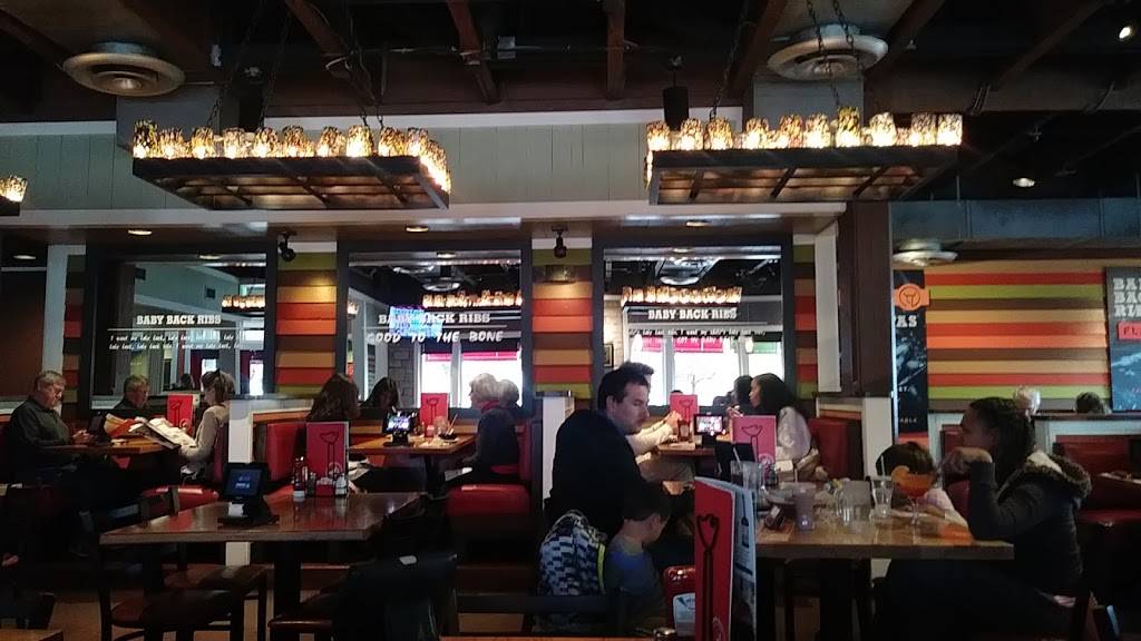 Chilis Grill & Bar | restaurant | 3625 S Monaco Pkwy, Denver, CO 80237, USA | 3036912928 OR +1 303-691-2928