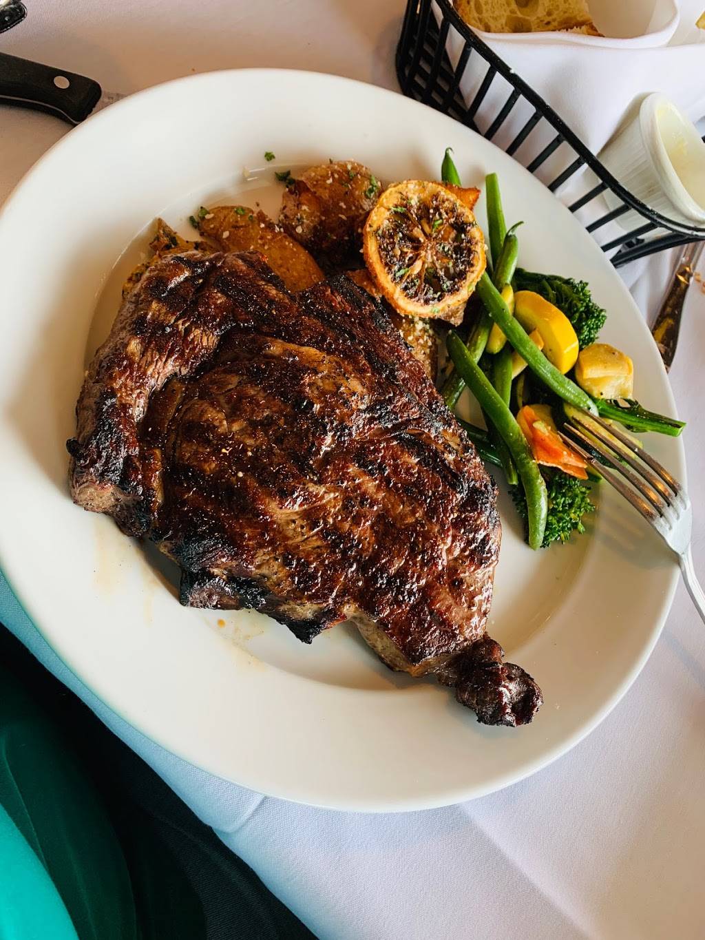 The Pilothouse Restaurant at the Delta King | restaurant | 1000 Front St, Sacramento, CA 95814, USA | 9164414440 OR +1 916-441-4440