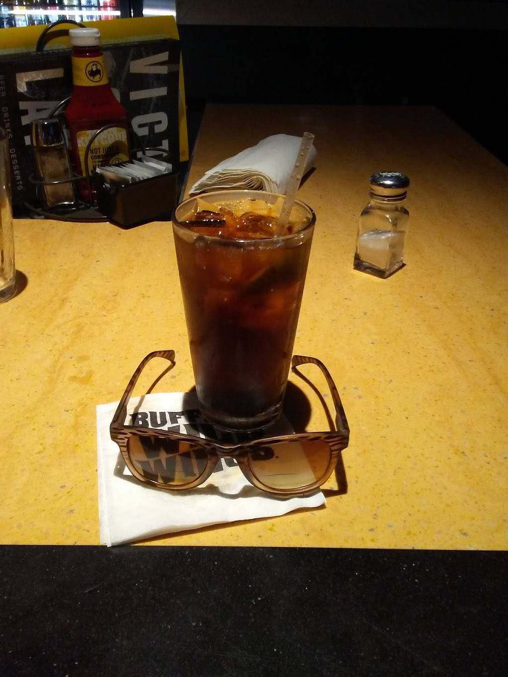 Buffalo Wild Wings | restaurant | 1623 E Michigan Rd, Shelbyville, IN 46176, USA | 3176045167 OR +1 317-604-5167