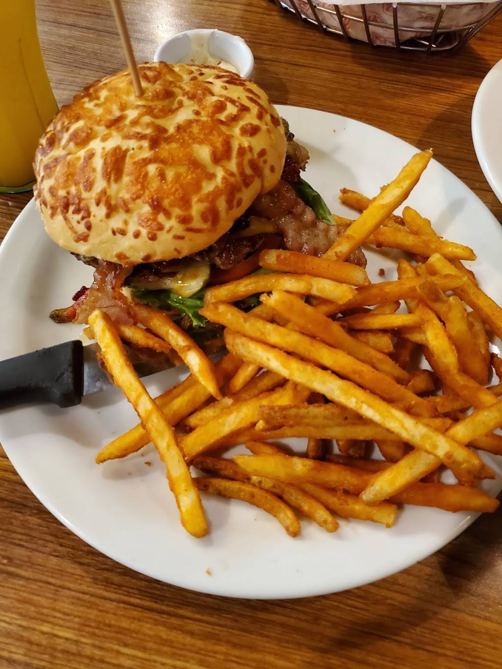 Dennys | restaurant | 8710 Rosedale Hwy, Bakersfield, CA 93312, USA | 6615875900 OR +1 661-587-5900