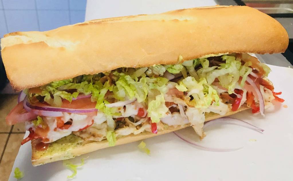 The Italian House Pizzeria | restaurant | 5-1440 Jalna Blvd, London, ON N6E 3P2, Canada | 2266632797 OR +1 226-663-2797