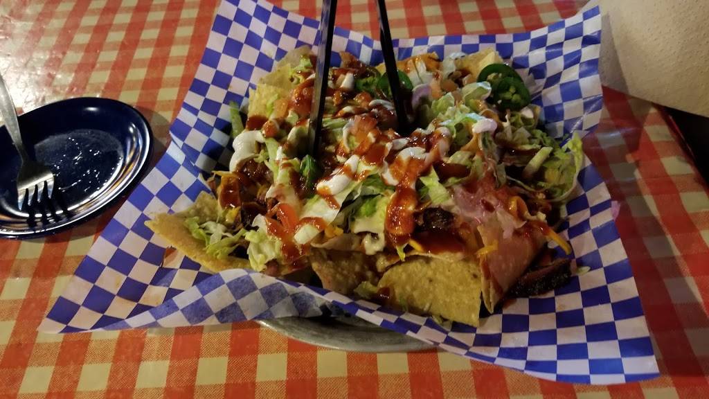 Famous Daves Bar-B-Que | restaurant | 3303 N Perryville Rd, Rockford, IL 61114, USA | 8156360300 OR +1 815-636-0300