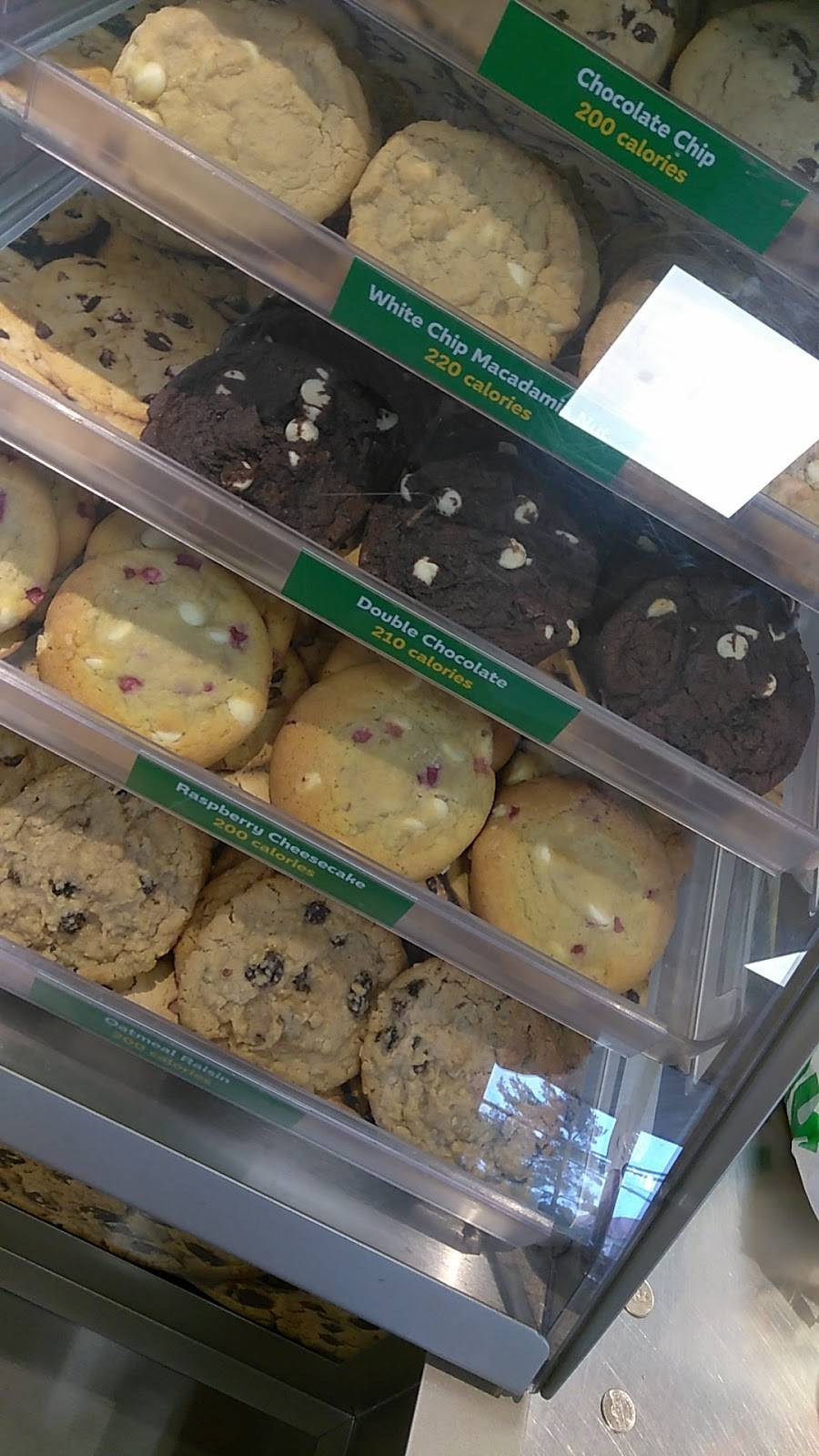 Subway | restaurant | 666 Oak St, Brockton, MA 02301, USA | 7743817938 OR +1 774-381-7938