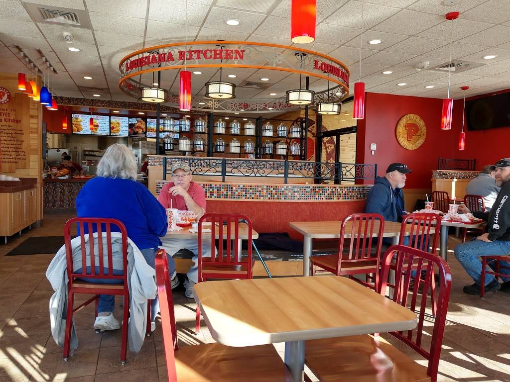 Popeyes Louisiana Kitchen | restaurant | 2085 Morse St, Janesville, WI 53545, USA | 6087439167 OR +1 608-743-9167