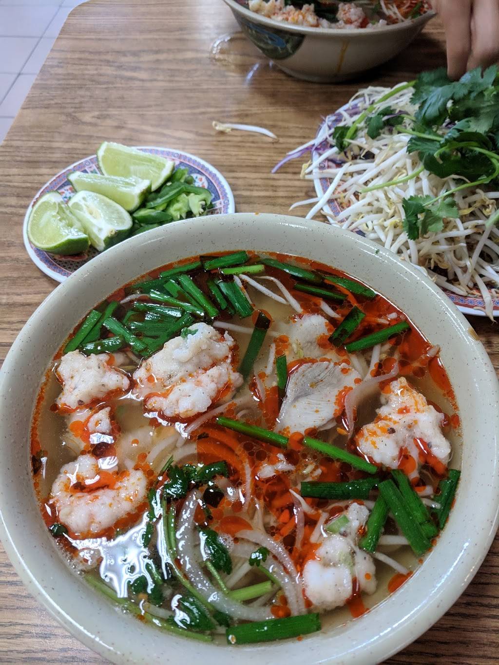 Tau Bay - Vietnamese Noodle House | restaurant | 8150 Southwest Fwy, Houston, TX 77074, USA | 7137718485 OR +1 713-771-8485