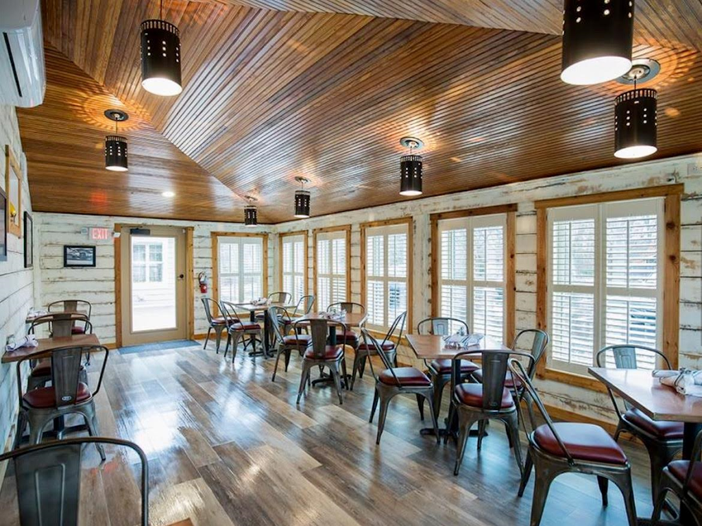 Urban Grill on Main | cafe | 6623 Main St, Cincinnati, OH 45244, USA | 5135618000 OR +1 513-561-8000