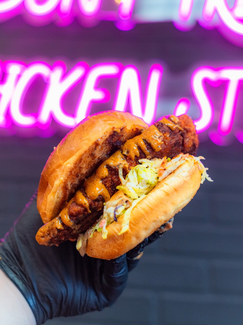 Habibis Hot Chicken | restaurant | 2955 W Ball Rd, Anaheim, CA 92804, USA | 6572561125 OR +1 657-256-1125