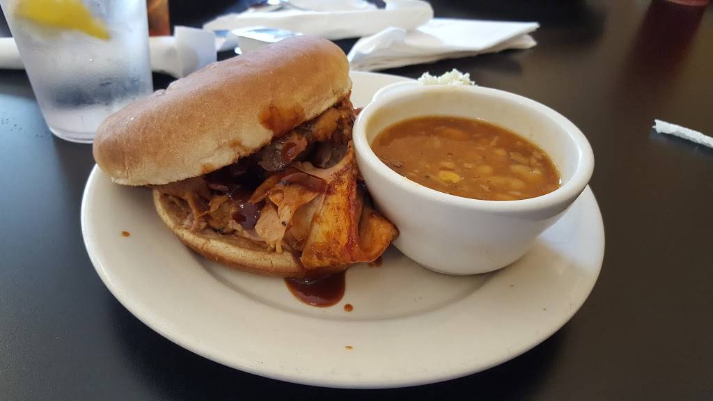 Eatz on Moore Street | restaurant | 17 Moore St, Bristol, VA 24201, USA | 2765914755 OR +1 276-591-4755