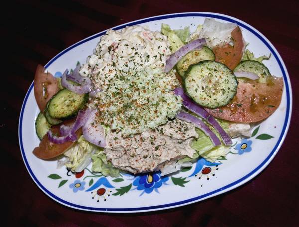 Izba | restaurant | 648 The Queensway, Etobicoke, ON M8Y 1K7, Canada | 4162517177 OR +1 416-251-7177