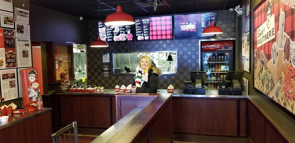Smokes Poutinerie | restaurant | 114 Lakeshore Rd E, Mississauga, ON L5G 1E4, Canada | 9052712873 OR +1 905-271-2873