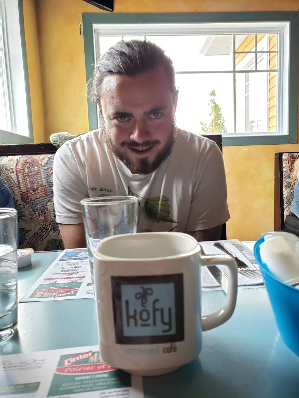 Restaurant Côté Cour | restaurant | 253 Rue Principale, Lambton, QC G0M 1H0, Canada | 4184862323 OR +1 418-486-2323