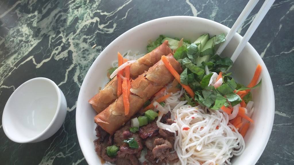 Vietnam Grille | restaurant | 10386 San Pablo Ave, El Cerrito, CA 94530, USA | 5105598083 OR +1 510-559-8083