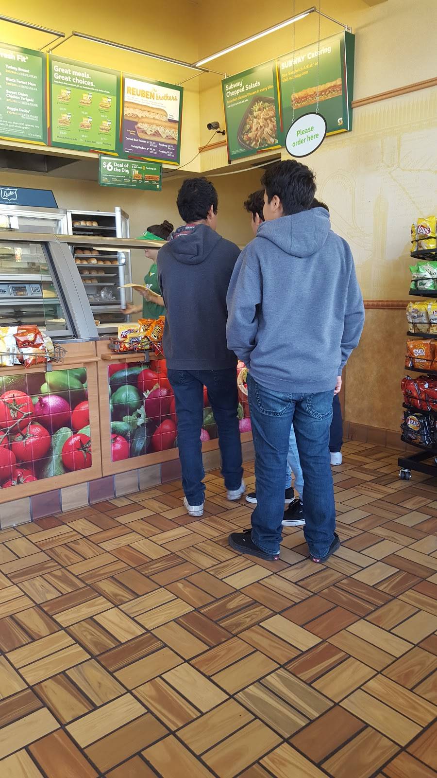 Subway Restaurants | restaurant | 340 E 10th Street Unit H Gilroy Village Shopping Center, Gilroy, CA 95020, USA | 4088485588 OR +1 408-848-5588