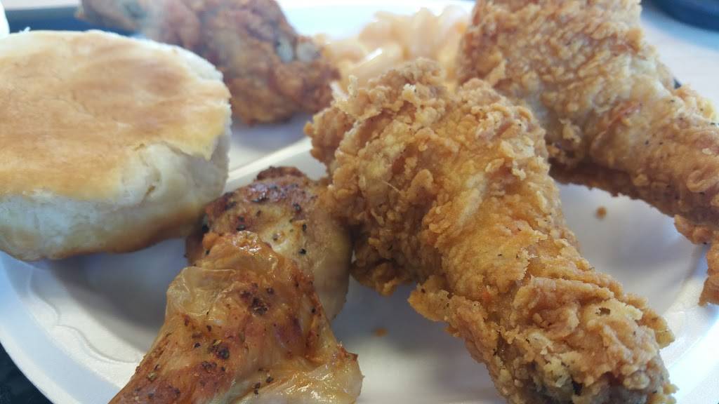 KFC | restaurant | 700 N Milwaukee Ave #148, Vernon Hills, IL 60061, USA | 8473270987 OR +1 847-327-0987