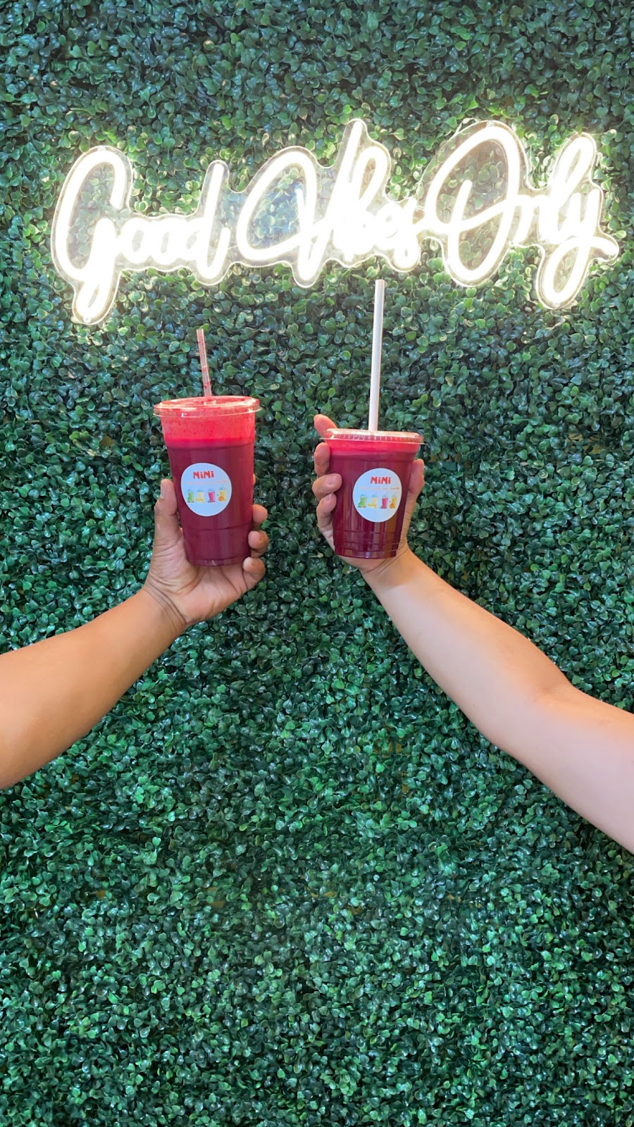 Ninis Smoothie Bar | restaurant | 227 E 204th St, Bronx, NY 10458, USA | 3472973543 OR +1 347-297-3543