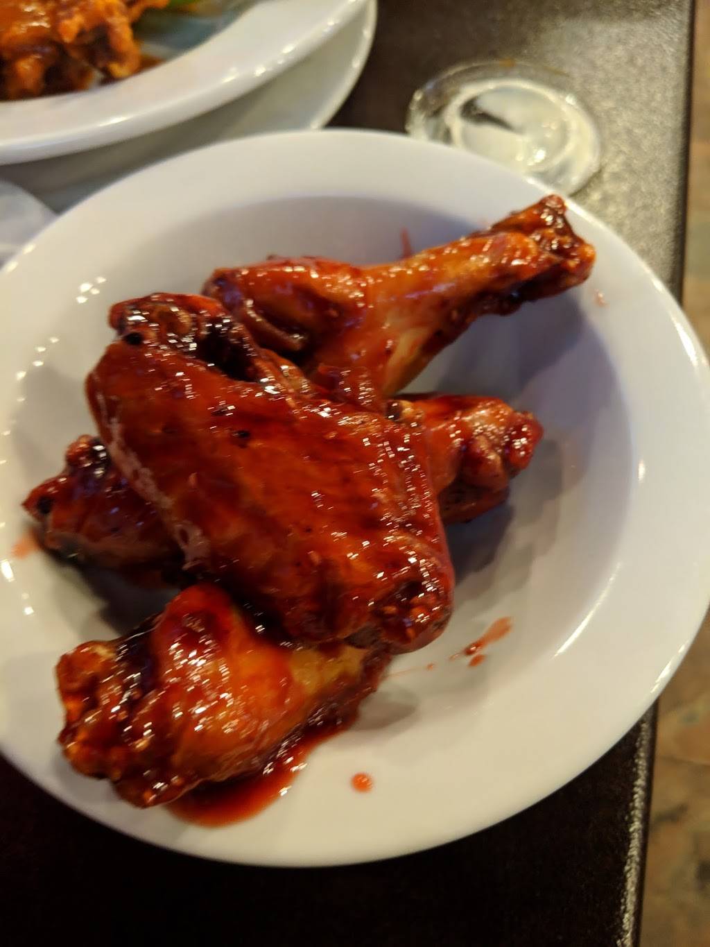 Cogburns Big Wings | restaurant | 110 S Val Vista Dr, Gilbert, AZ 85296, USA | 4809264034 OR +1 480-926-4034