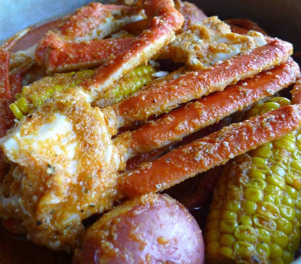 Chasin Tails | restaurant | 2200 N Westmoreland St, Arlington, VA 22213, USA | 7035382565 OR +1 703-538-2565