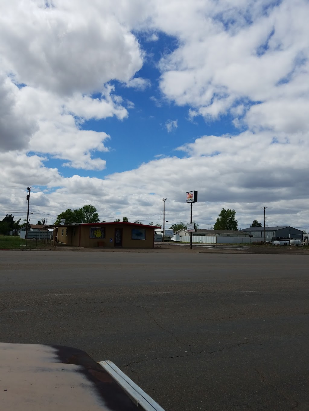 Thai Country Cafe | cafe | 812 Main St, Sunray, TX 79086, USA | 8069481330 OR +1 806-948-1330