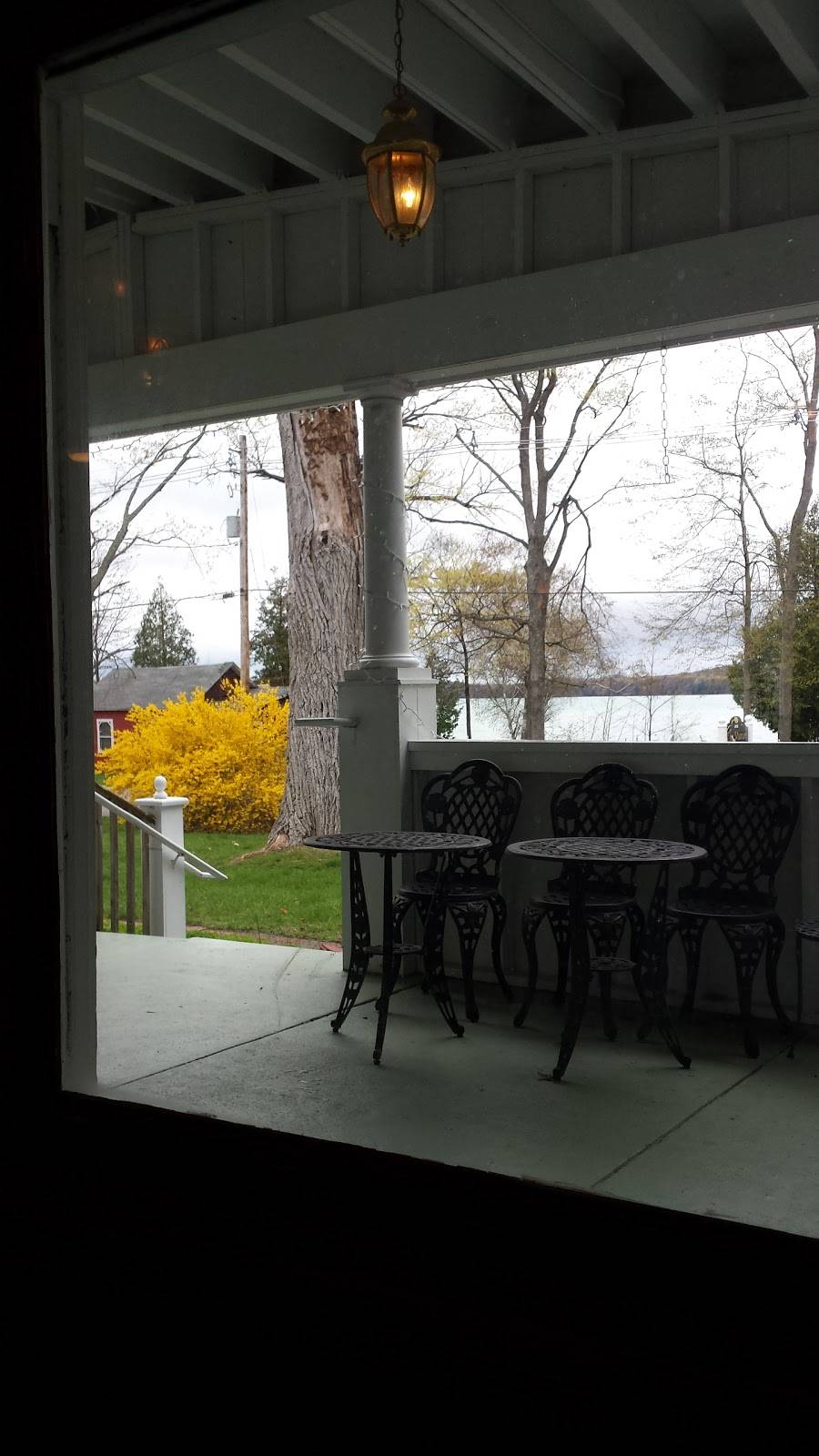 The Manor On Glen Lake | restaurant | 7345 W Glenmere Rd, Empire, MI 49630, USA | 2313340150 OR +1 231-334-0150