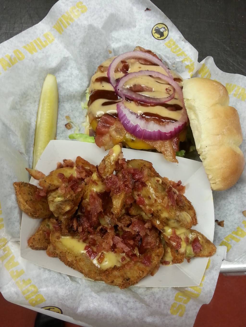 Buffalo Wild Wings | meal takeaway | 4150 General De Gaulle Dr, New Orleans, LA 70131, USA | 5042833256 OR +1 504-283-3256