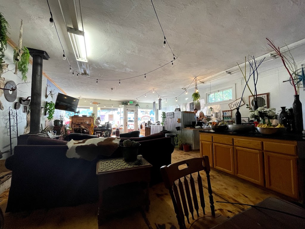 Gigi’s ARBNB | restaurant | 15792 CA-89, Crescent Mills, CA 95934, USA | 2812534517 OR +1 281-253-4517