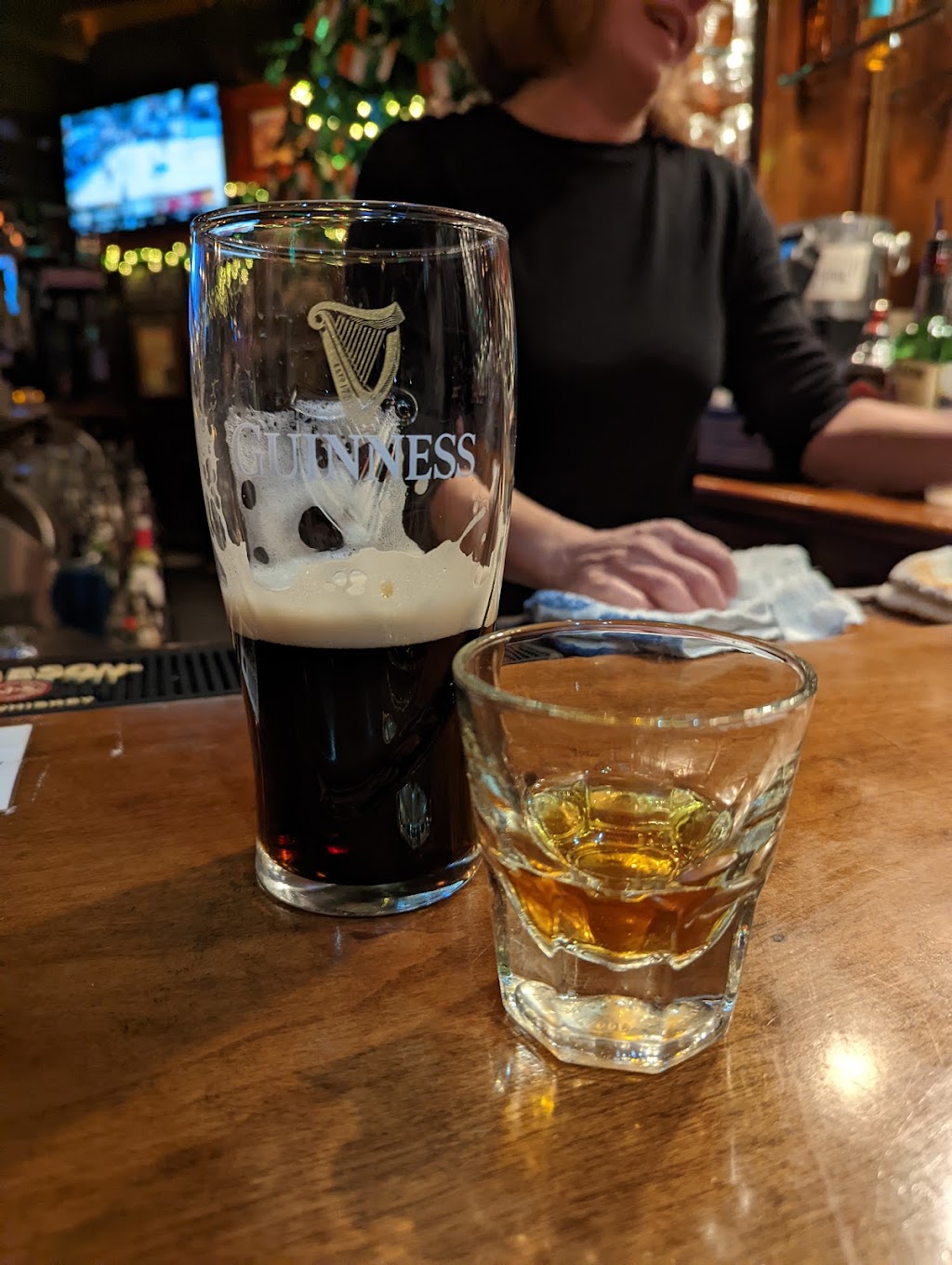 Vaughans Pub | restaurant | 2917 N Sheffield Ave, Chicago, IL 60657, USA | 7732818188 OR +1 773-281-8188