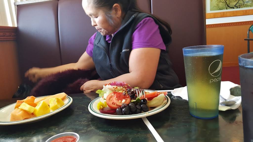 Buffet City | restaurant | 8617 W Brown Deer Rd, Milwaukee, WI 53224, USA | 4145869888 OR +1 414-586-9888