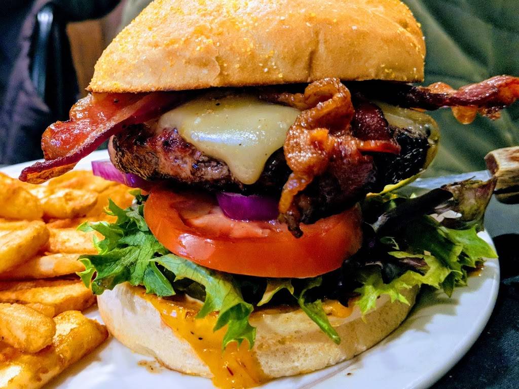 The Rivers Edge | restaurant | 17525 Sonora Rd, Knights Ferry, CA 95361, USA | 2098813466 OR +1 209-881-3466