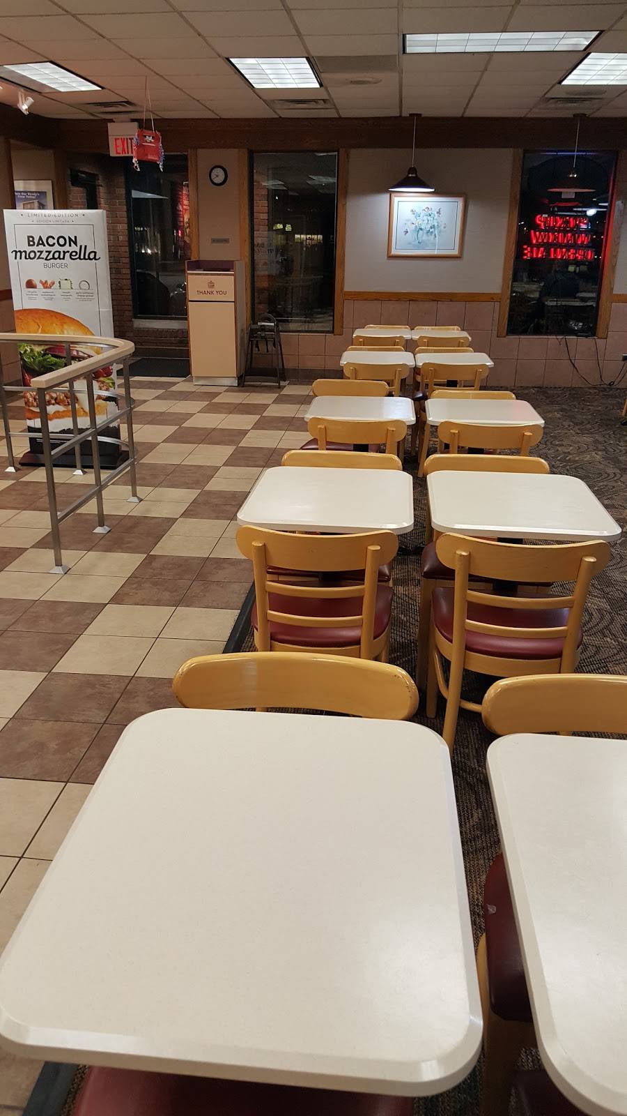 Wendys | restaurant | 120 N Eastwood Dr, Woodstock, IL 60098, USA | 8153370460 OR +1 815-337-0460