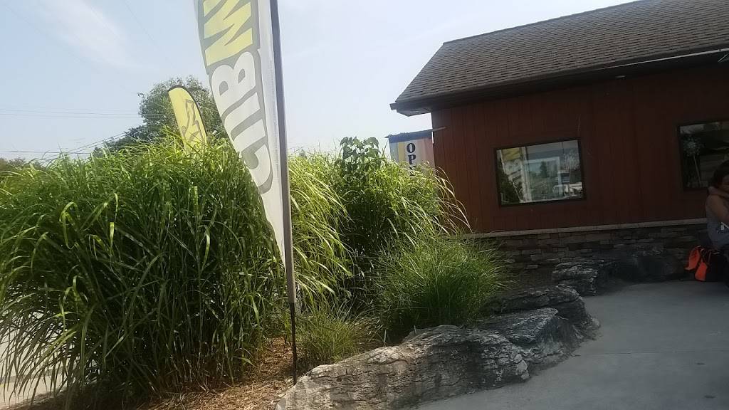 Subway | restaurant | 8 2nd Ave N, Sauble Beach, ON N0H 2G0, Canada | 5194221689 OR +1 519-422-1689