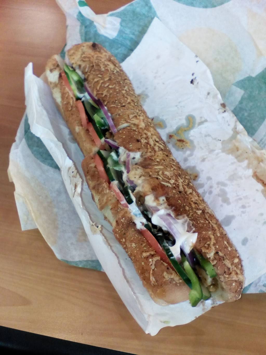 Subway | restaurant | 952 Post Rd, Wells, ME 04090, USA | 2076461336 OR +1 207-646-1336