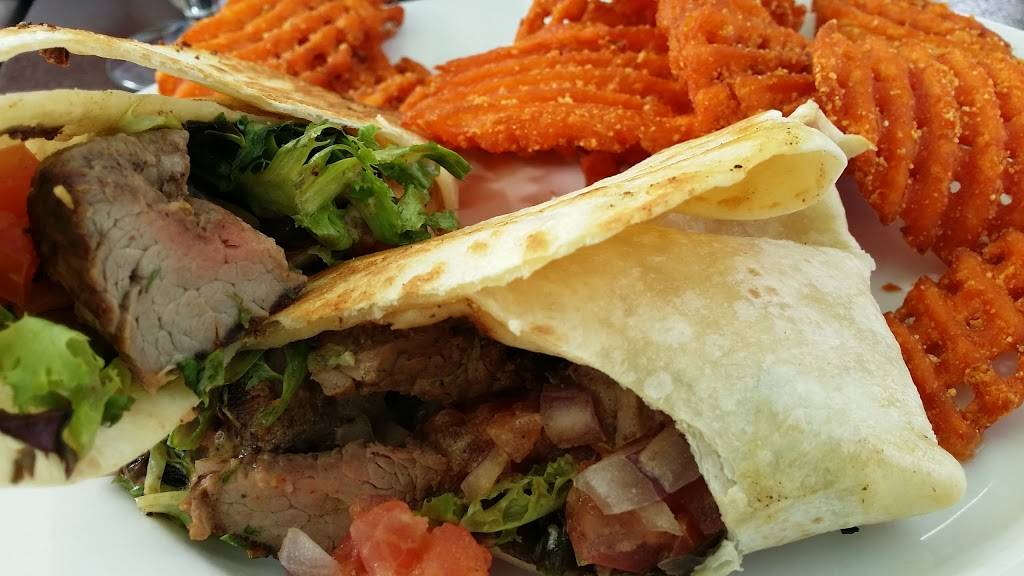O C Whites Seafood & Spirits | restaurant | 118 Avenida Menendez, St. Augustine, FL 32084, USA | 9048240808 OR +1 904-824-0808