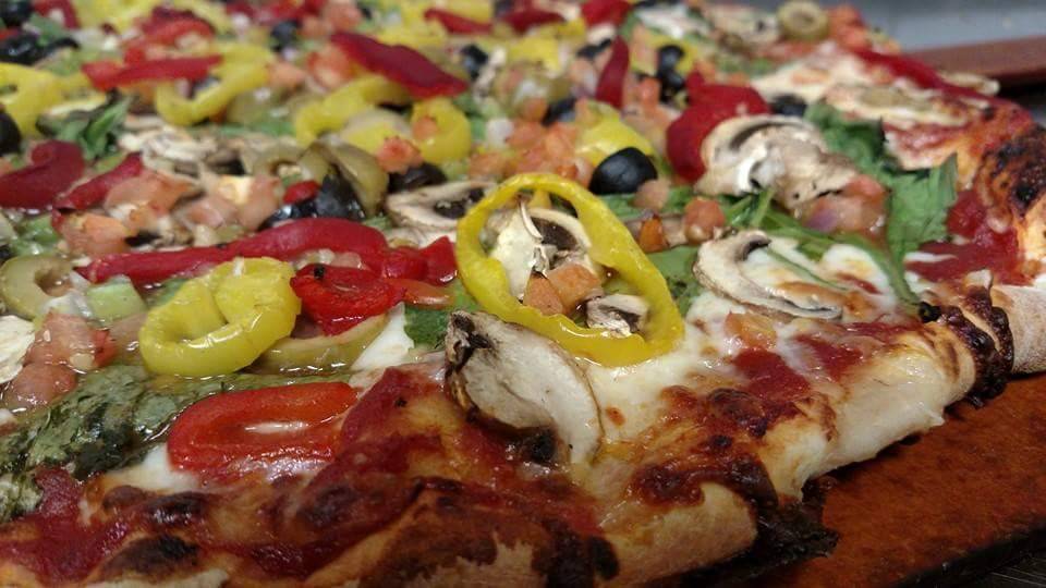 Mickies Pizzeria | restaurant | 1051 E Washington St, East Peoria, IL 61611, USA | 3099660448 OR +1 309-966-0448
