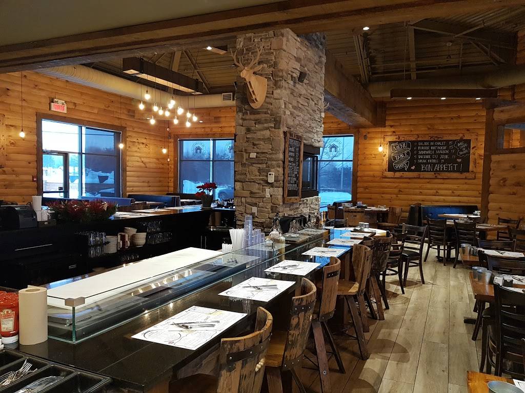 Restaurant Au Petit Chalet | restaurant | 75 Boulevard des Châteaux, Blainville, QC J7B 2A4, Canada | 5796301919 OR +1 579-630-1919