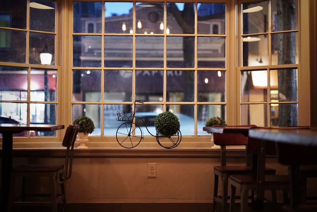 Thai Signature Local Thai Street Food and Bar | restaurant | 722 King St, Alexandria, VA 22314, USA | 7038882458 OR +1 703-888-2458