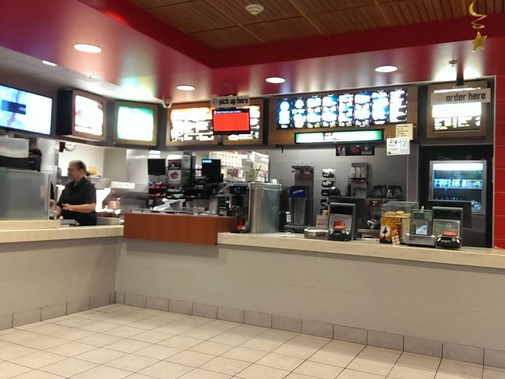 McDonalds | cafe | 250 S Eastwood Dr, Woodstock, IL 60098, USA | 8153383025 OR +1 815-338-3025