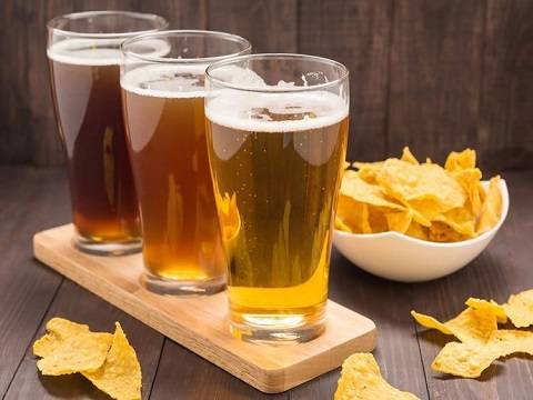 Tequilas Bar & Grill | restaurant | 13627 Victory Blvd, Van Nuys, CA 91401, USA | 8189894040 OR +1 818-989-4040