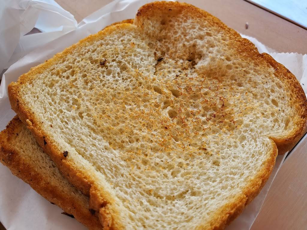 McCrays Backyard Bar-B-Q and Seafood | restaurant | 1521 45th St, Riviera Beach, FL 33407, USA | 5613703216 OR +1 561-370-3216