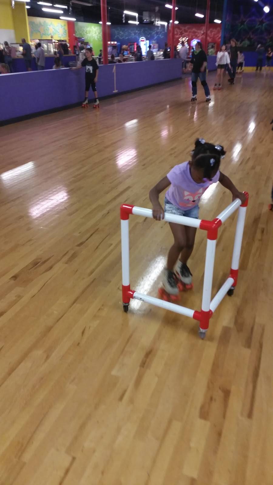 Hot Skates | meal takeaway | 241 Casco Dr, Avon, IN 46123, USA | 3172720873 OR +1 317-272-0873