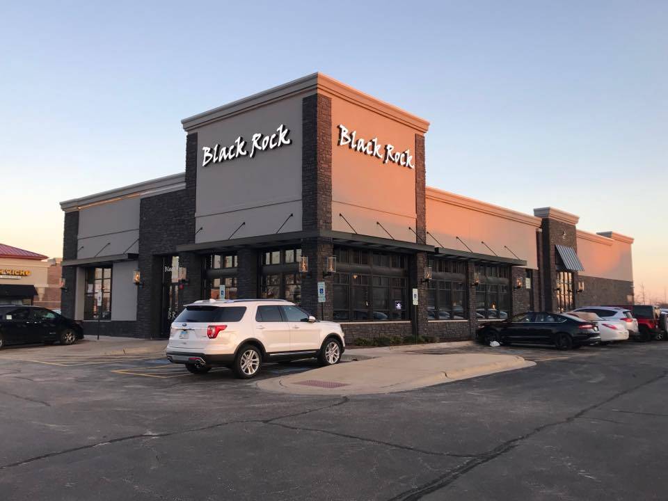 Black Rock Bar & Grill | restaurant | 2740 W 75th St, Naperville, IL 60564, USA | 6304458648 OR +1 630-445-8648