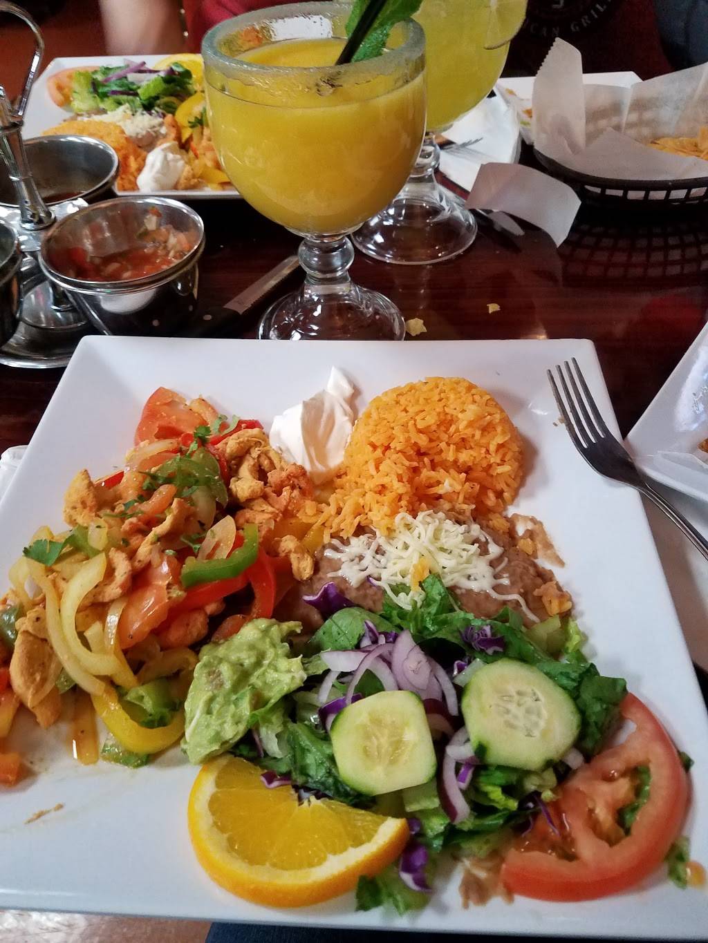 Carlos Mexican Grill 3, Inc. | night club | 282 W Virginia St, Crystal Lake, IL 60014, USA | 8158934487 OR +1 815-893-4487