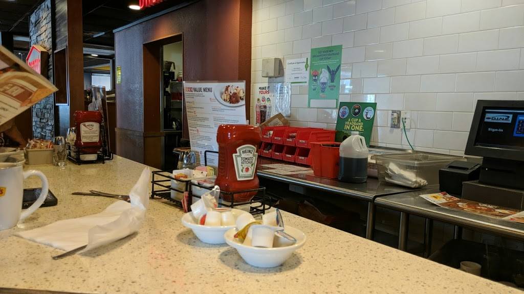 Dennys | restaurant | 2215 Delaware Ave, Buffalo, NY 14216, USA | 7168775398 OR +1 716-877-5398