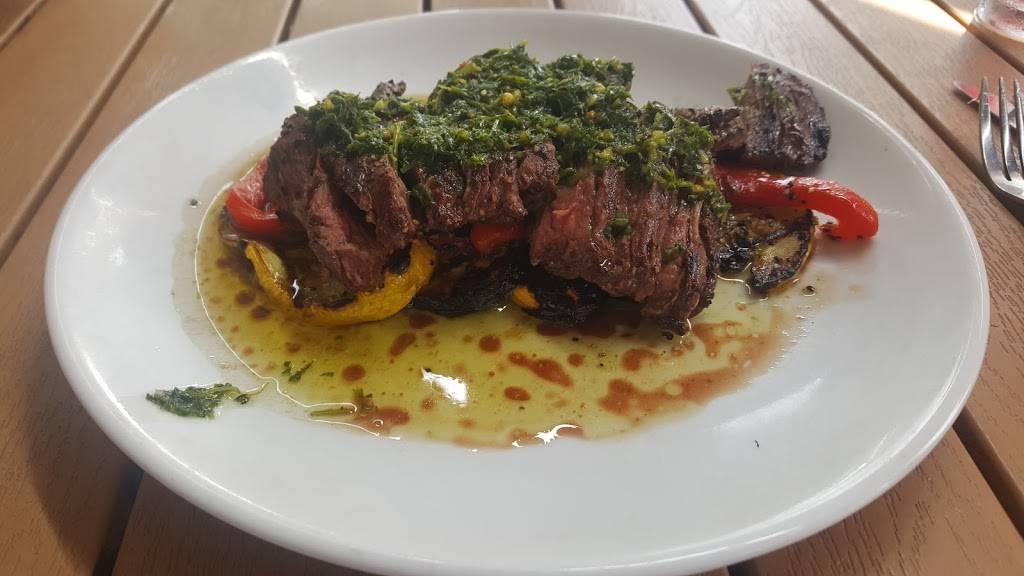 POUR Restaurant & Bar | restaurant | 1 Degaulle Square, Lafayette, LA 70508, USA | 3379818085 OR +1 337-981-8085